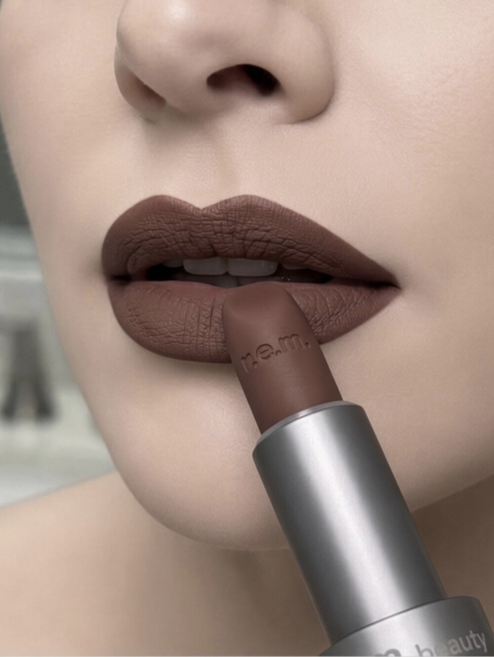 (NEW) R.E.M Beauty Matte Lipstick - Tiramisu